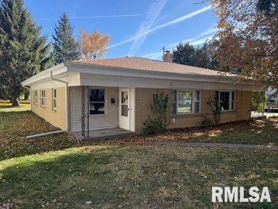 Property at 425 27th St, Bettendorf, IA