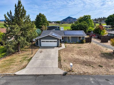 3098 NE Tennessee Ln