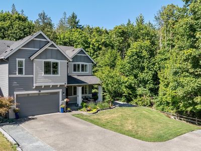 945 Clearwater Court