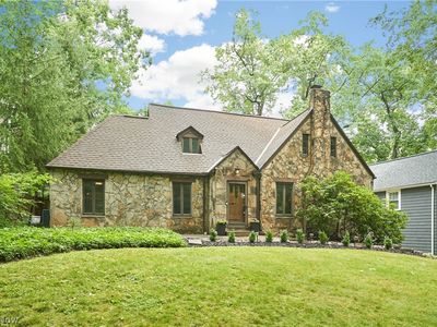 477 Palisades Dr