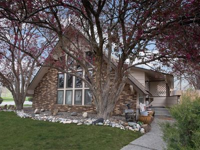855 Yellowstone Ave