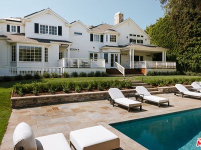 1228 Amalfi Dr
