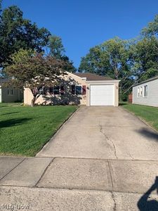 674 Bell Ave