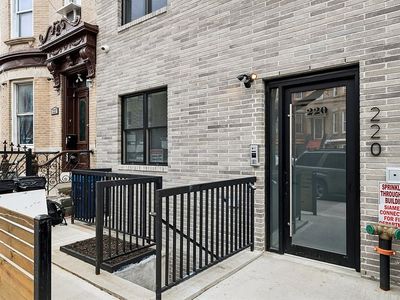 220 Schaefer St #2B