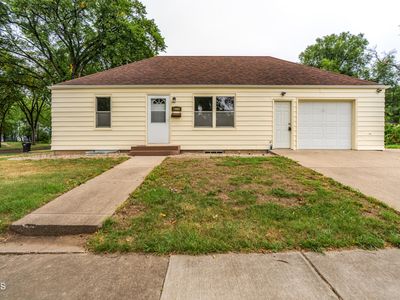 1002 E F Ave
