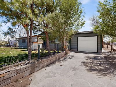 1106 Leonard Ave W