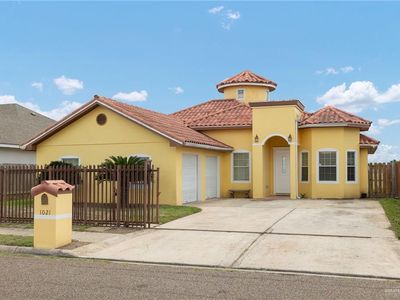 1021 Esteban Ave