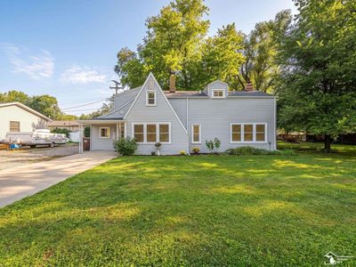 4615 Ives Dr