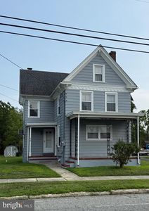 131 Maple Ave