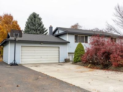 7819 E Mission Avenue