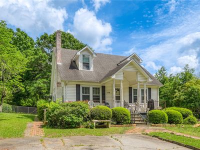 Property at 119 Kelly St, Laurens, SC