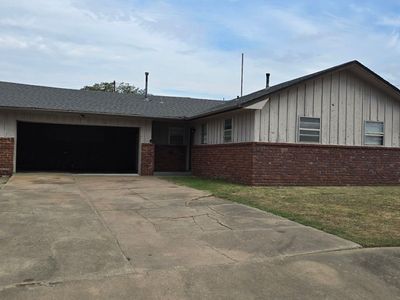 Property at 1014 Meadowbrook Ln, Prague, OK
