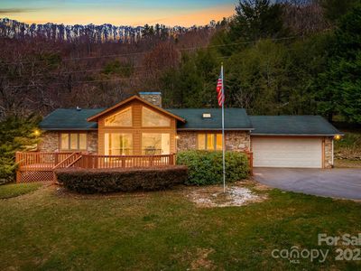 Property at 111 S Valley View Dr, Mars Hill, NC