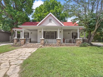 147 Maple Ave