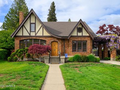 2611 W Yakima Ave