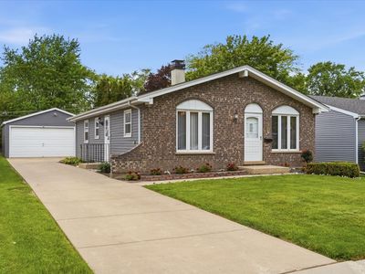 Property at 58 N California Ave, Mundelein, IL