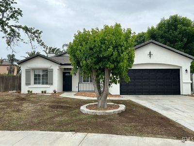 6104 Twin Oaks Dr