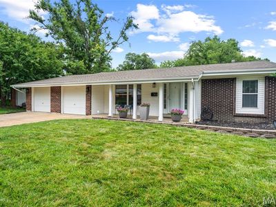 751 Carriage Ln