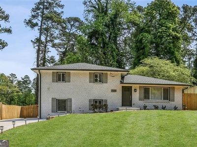 1888 La Mesa Ln