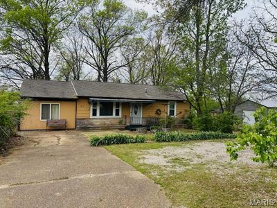815 Lakeshore Dr
