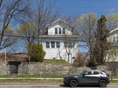 608 Carbon St