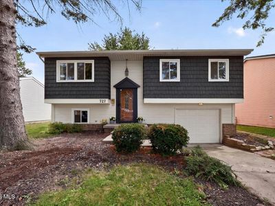 727 W Poinsetta Ave