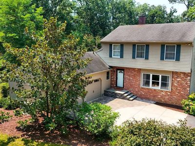 971 Laurel Ln