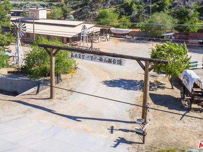 4218 Elizabeth Lake Rd