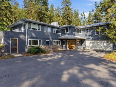 12505 Flora Dr