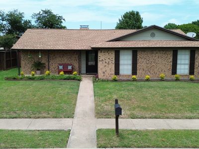 2137 Village Green Dr