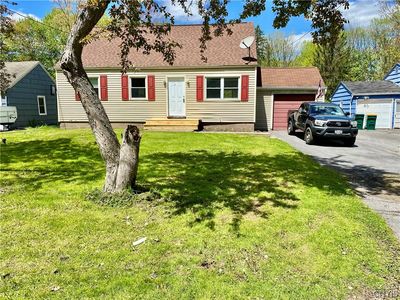 220 Roxann Ave