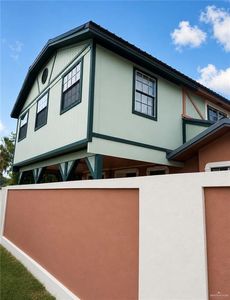 525 Eli St