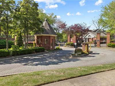 524 McGill Pl NE #524