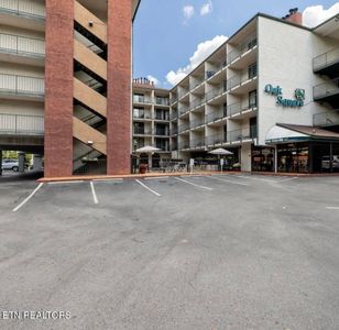 685 River Rd #303