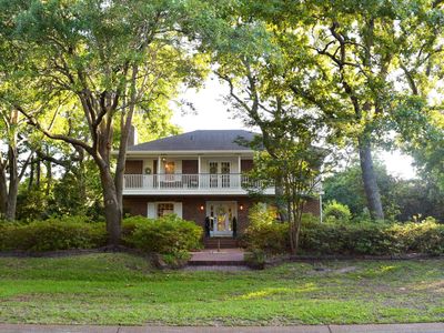 407 Arcadian Dr.