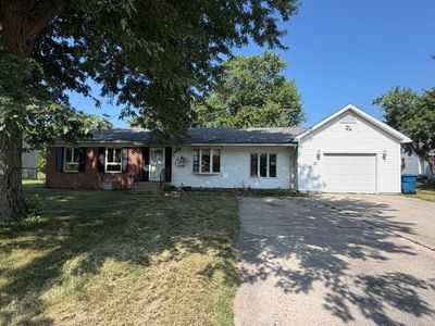 1995 N 1950th Rd E