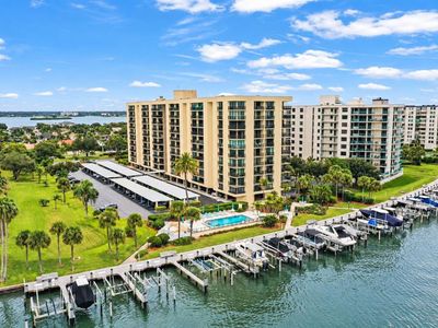 690 ISLAND WAY #606