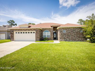 745 Champagne Dr