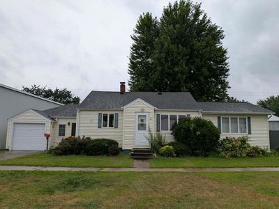 454 Main St NE