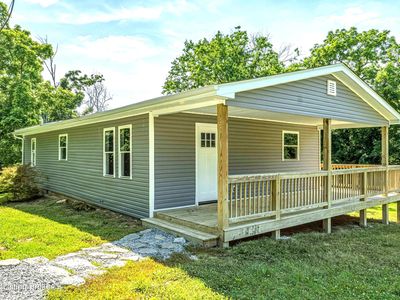 400 Maple Ct