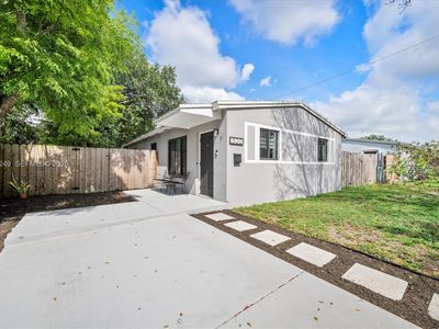 1530 N 69th Way