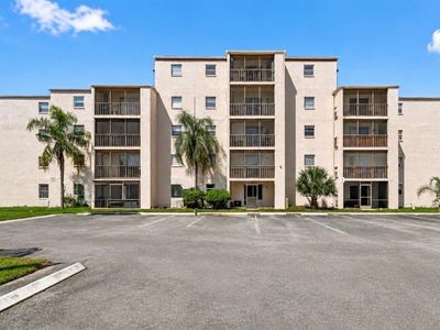 5541 BAY BOULEVARD #550