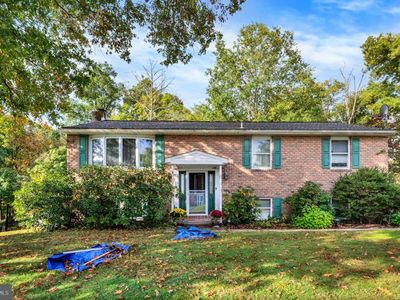 206 Lilac Ln