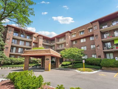 101 Old Oak Dr APT 200