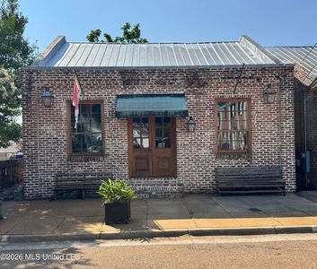 207 S Commerce St
