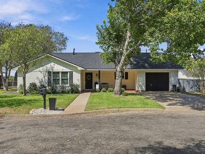 100 N Oak Dr