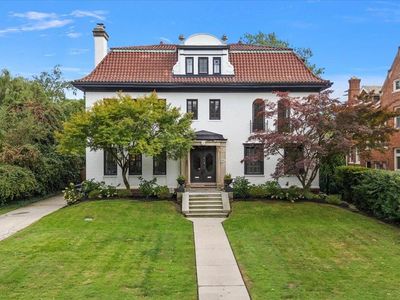841 W Boston Blvd