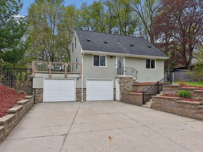 1405 Mahtomedi Ave