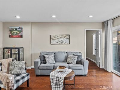 1860 W Glenoaks Ave APT D