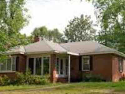 1810 Shannon Dr